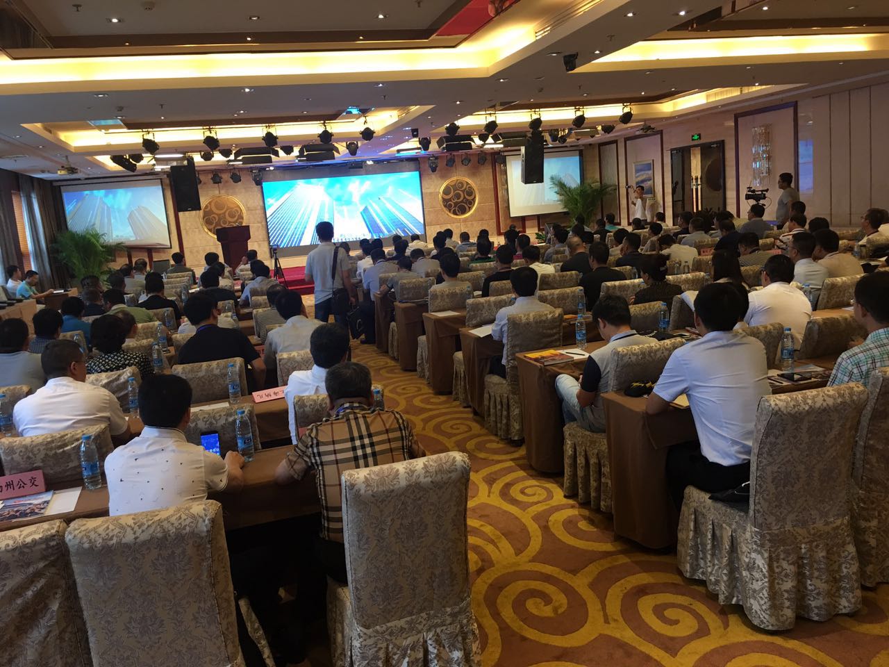 “信息化”應用之后，公交公司迎來“智能化”時代