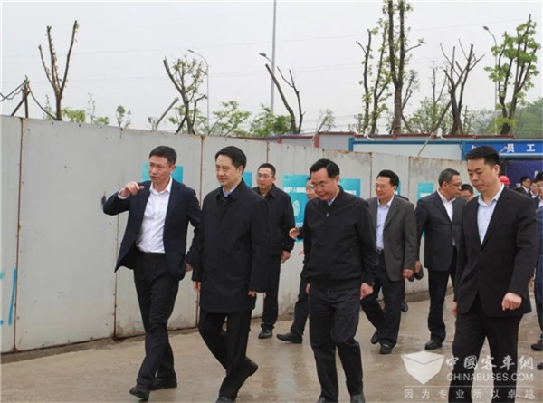 重慶市副市長鄭向東蒞臨重慶中車調(diào)研