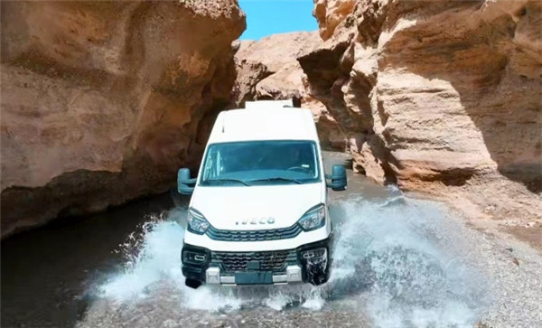全時四驅(qū)+三把鎖！依維柯4x4讓越野豈止于越野
