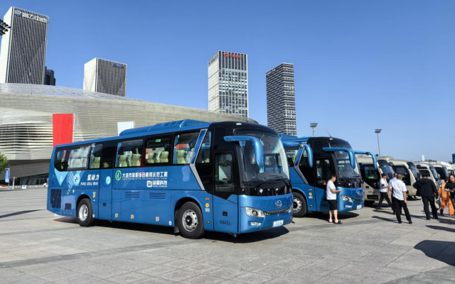 領跑2024夏季達沃斯綠色出行 金旅氫燃料電池客車提供保障