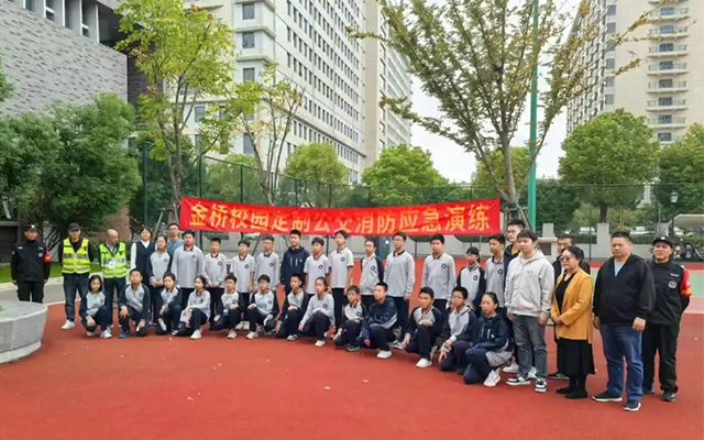 無(wú)錫公交：校園定制應(yīng)急逃生演練 筑牢學(xué)生乘車安全網(wǎng)