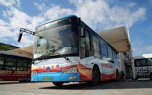 亮眼福州公交車“變身”流動(dòng)“消防宣傳站”