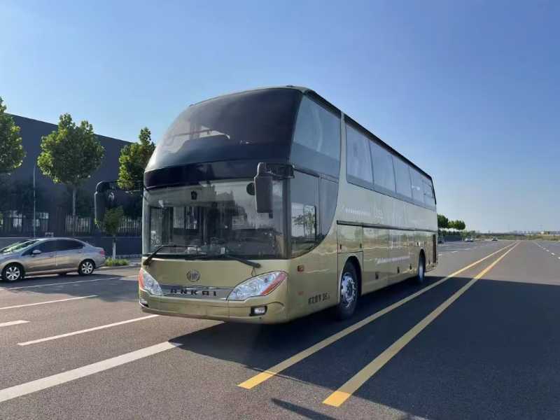2017年5月 國(guó)五36座2+1一層半安凱6120旅游車(chē)