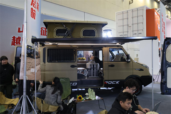 選對(duì)車比選營(yíng)地更重要！露營(yíng)愛(ài)好者為何都鐘情得意？