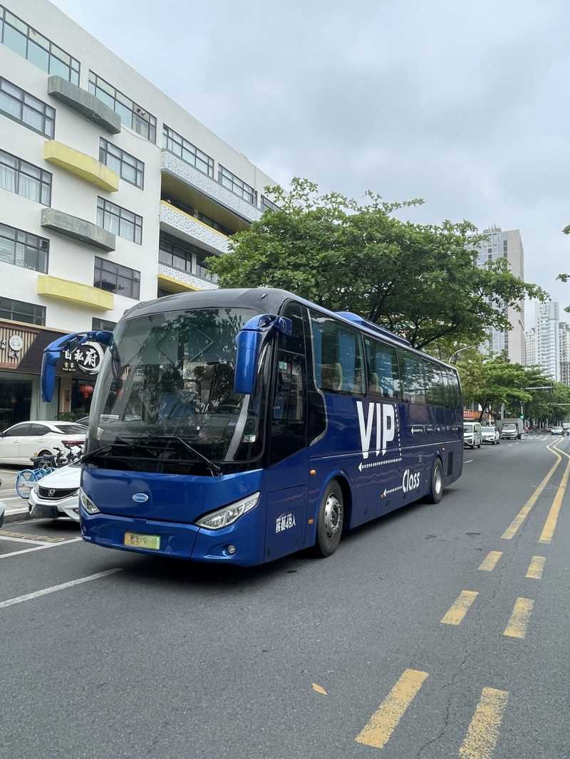 2019年1月上牌多臺續航300公里48座氣囊中門開沃6117旅游電車