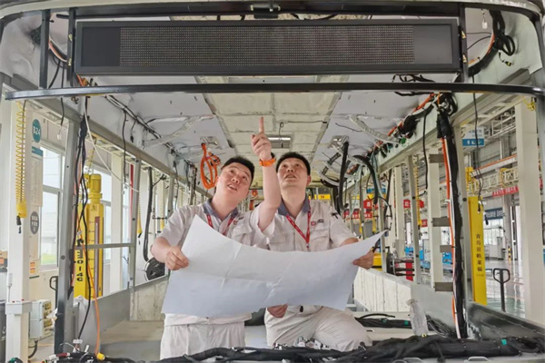 中車電動盧明成：總裝線上的“犟拐拐”|榜樣的力量