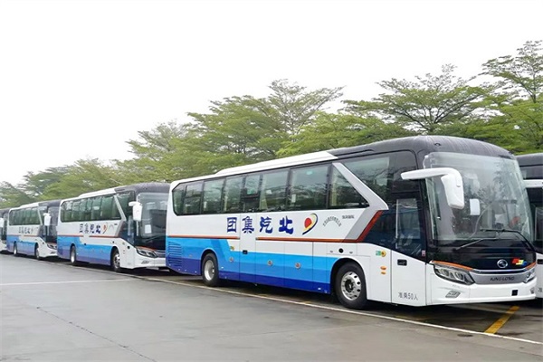 金龍龍威至臻版批量交付北汽集團，護航高端出行新篇章