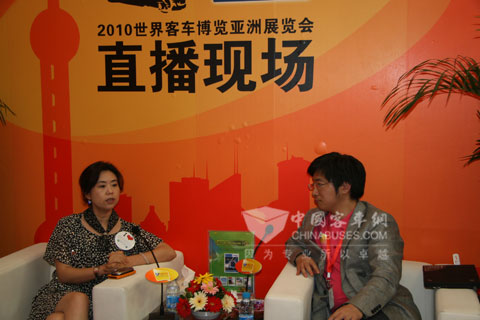 上海萬(wàn)耀企龍副總經(jīng)理胡宇紅做客客車(chē)網(wǎng)直播間