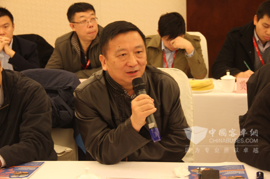 深圳市汽車維修協(xié)會副會長、原深圳市運發(fā)集團股份有限公司資產(chǎn)機務(wù)部部長于懷勇
