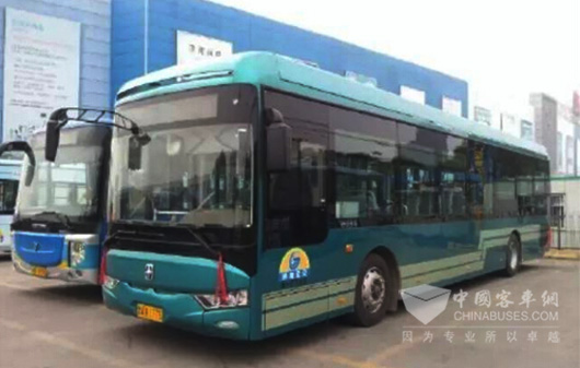 亞星客車空氣動力公交車“驚艷”泉城 