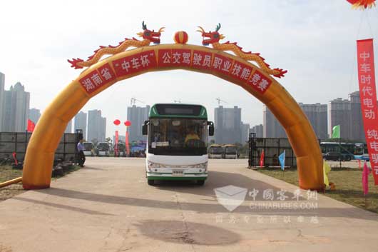 時(shí)代電動(dòng)為湖南省公交賽事提供全部賽車