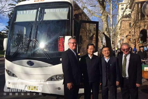 江西省政府考察團(tuán)一行乘江西本土客車考察澳洲