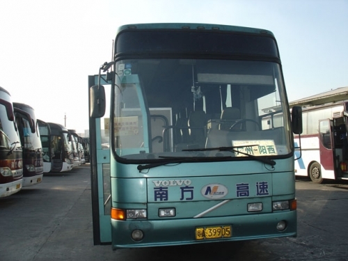 低價出售03年11月的6120H曼車,適合跑客運,旅游,單位用車等