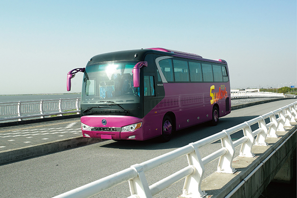 申龍SLK6118L5C客車（柴油國(guó)四24-53座）