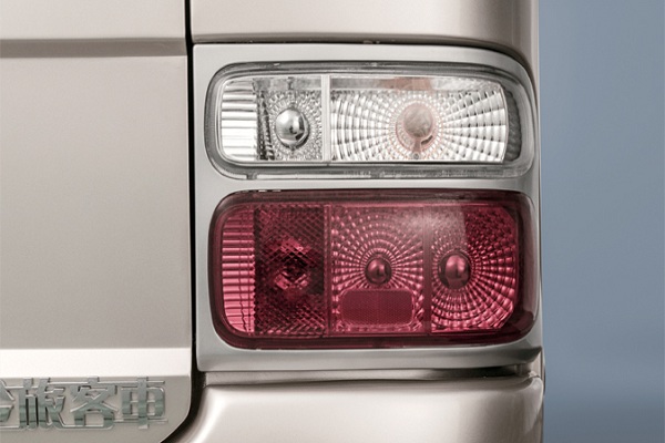 金旅XML5070XYL15醫(yī)療車(chē)（柴油國(guó)五2-9座）