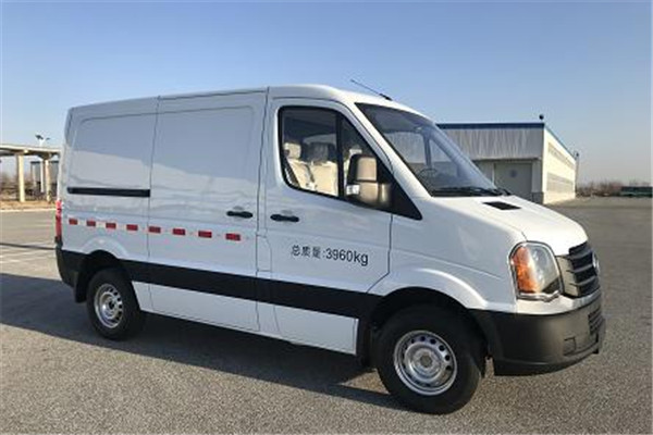 黃海DD5040XXYDA6M廂式運(yùn)輸車（柴油國(guó)六3座）