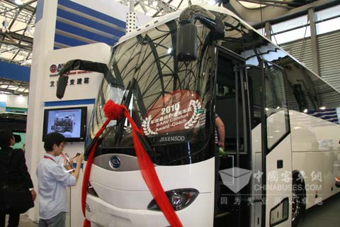 搭載康明斯ISM 410馬力發(fā)動(dòng)機(jī)的百路佳客車(chē)全新上市