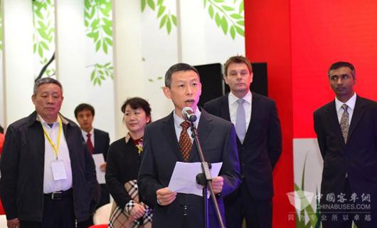 康明斯公司副總裁，東風(fēng)康明斯發(fā)動(dòng)機(jī)有限公司總經(jīng)理王寧