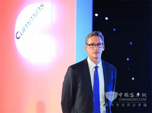 康明斯公司全球董事長兼首席執行官蘭博文